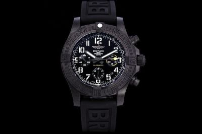  Breitling Factory Breitling Avenger Hurricane Series Black carbon fiber case diameter 45mm Watch